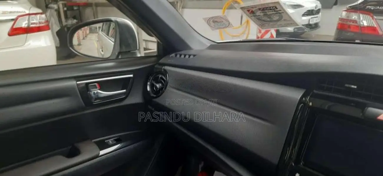 Toyota Axio 2017 Car (Used)