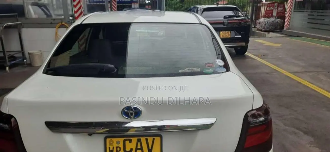 Toyota Axio 2017 Car (Used)