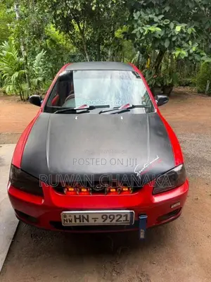 Hyundai Elantra 2000 Car (Used)