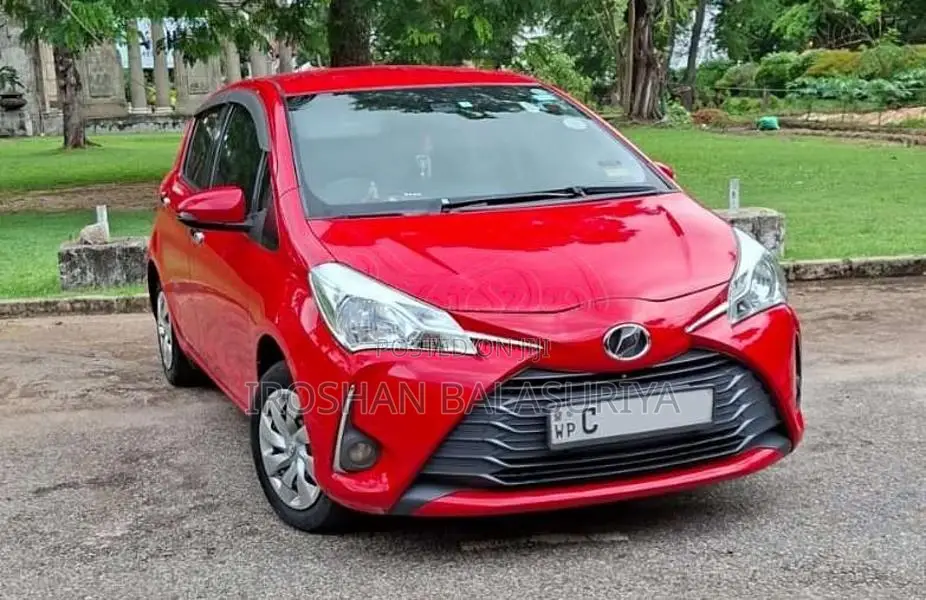 Toyota Vitz 2018 Car (Used)