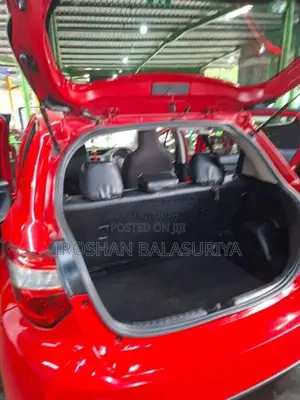 Toyota Vitz 2018 Car (Used)