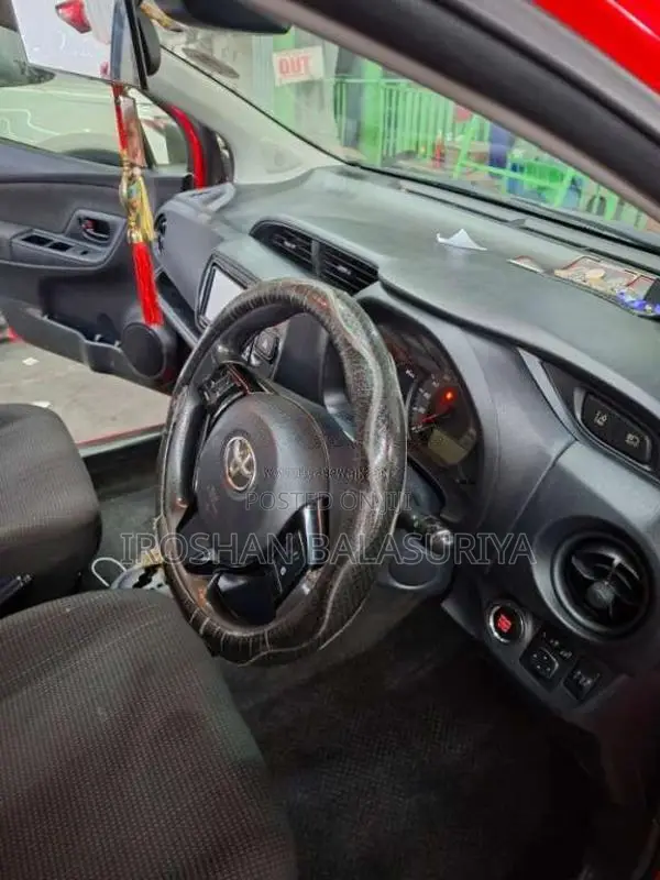 Toyota Vitz 2018 Car (Used)