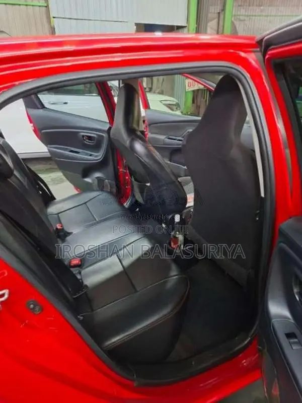 Toyota Vitz 2018 Car (Used)