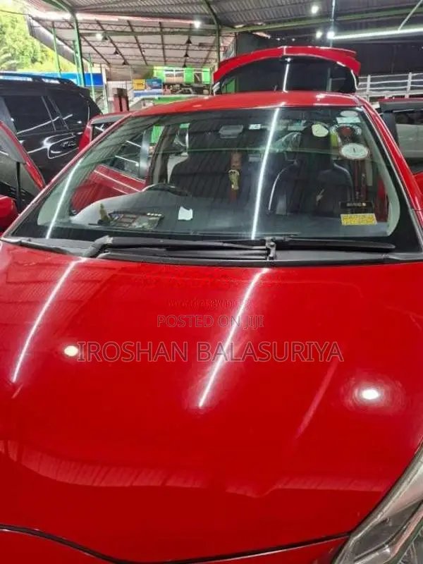 Toyota Vitz 2018 Car (Used)