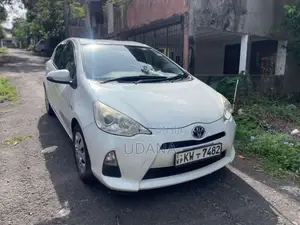 Toyota Aqua 2013 Car (Used)