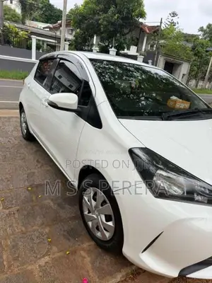 Toyota Vitz 2016 Car (Used)