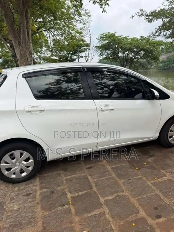 Toyota Vitz 2016 Car (Used)