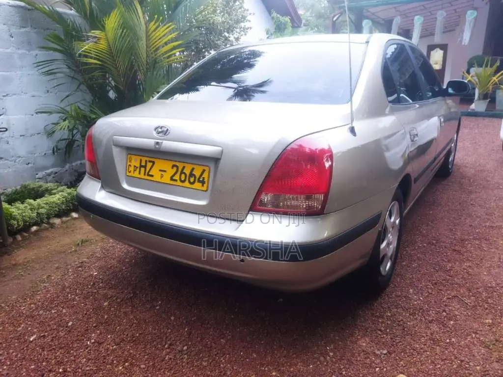 Hyundai Elantra 2000 Car (Used)