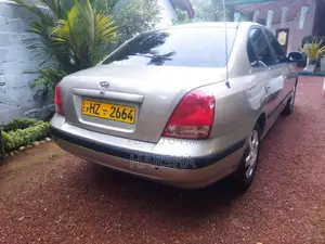 Hyundai Elantra 2000 Car (Used)