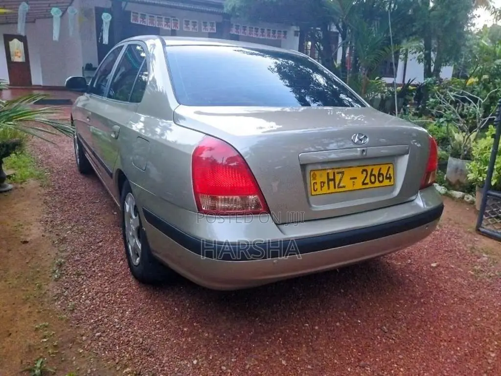 Hyundai Elantra 2000 Car (Used)