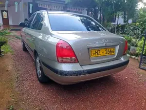 Hyundai Elantra 2000 Car (Used)