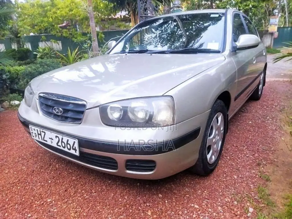 Hyundai Elantra 2000 Car (Used)