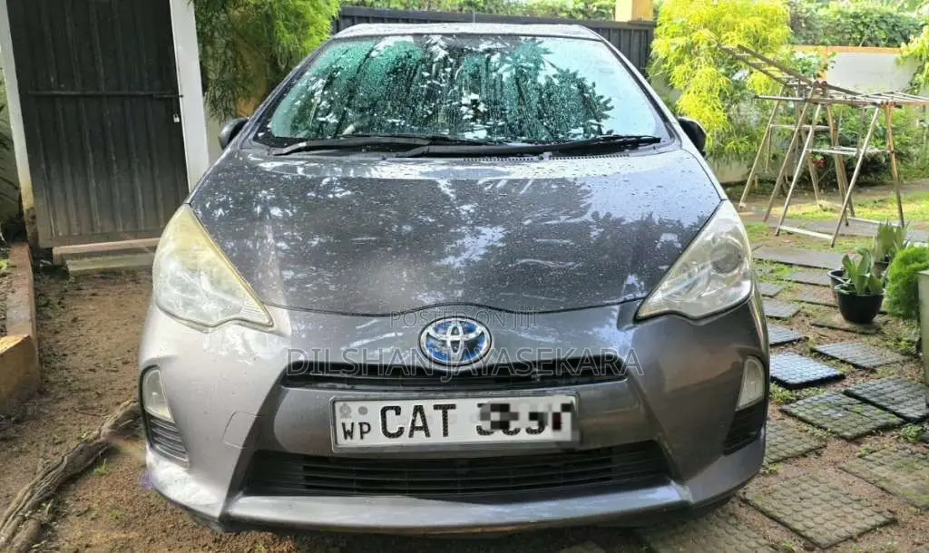 Toyota Aqua 2014 Car (Used)