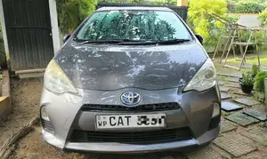 Toyota Aqua 2014 Car (Used)