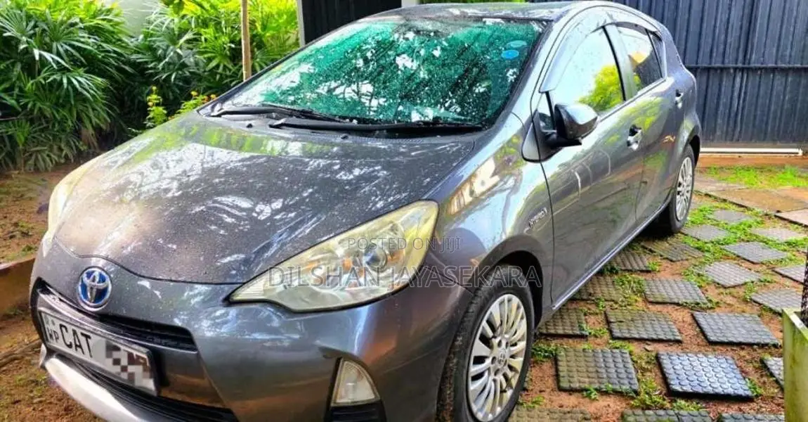 Toyota Aqua 2014 Car (Used)