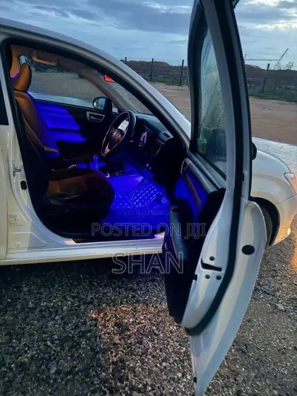 Toyota Axio 2014 Car (Used)
