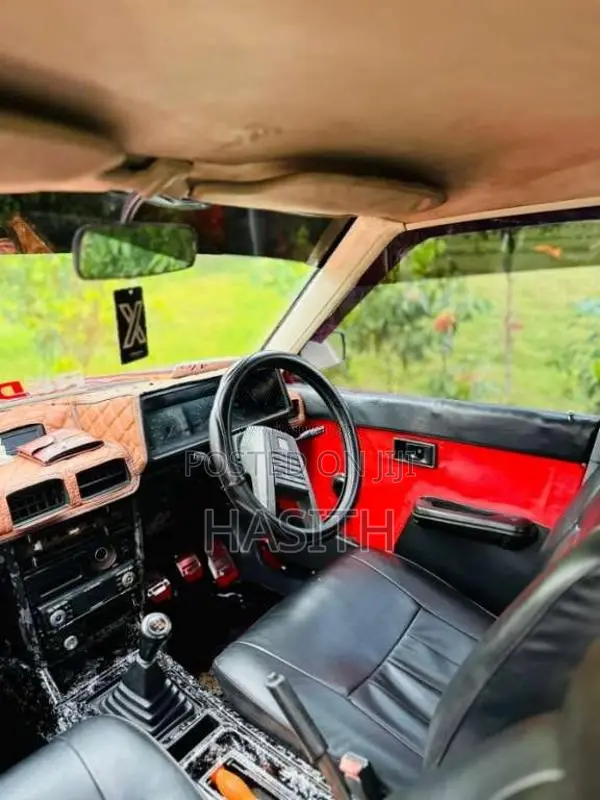 Mitsubishi Lancer Box 1986 Car (Used)