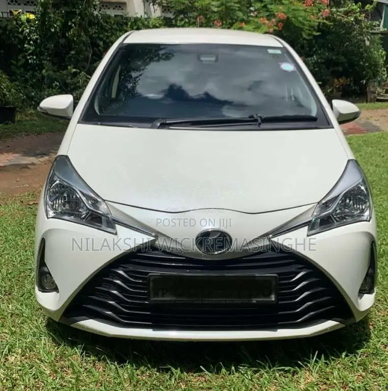 Toyota Vitz 2018 Car (Used)
