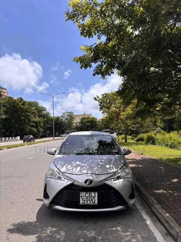 Toyota Vitz 2017 Car (Used)