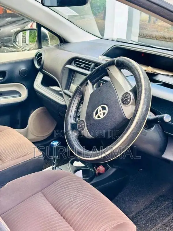 Toyota Aqua 2012 Car (Used)