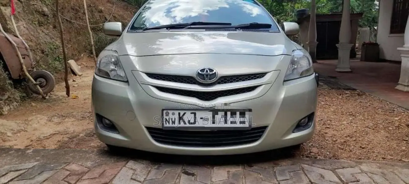 Toyota Belta 2010 Car (Used)