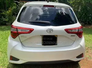 Toyota Vitz 2018 Car (Used)