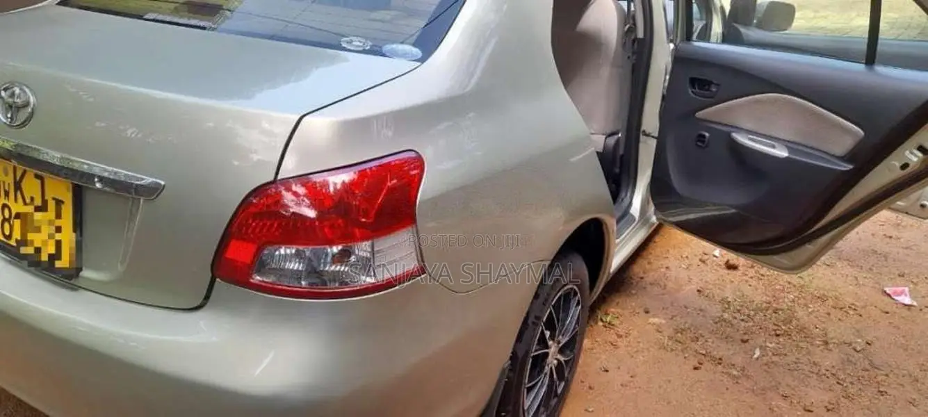 Toyota Belta 2010 Car (Used)