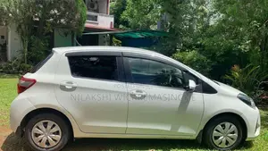 Toyota Vitz 2018 Car (Used)