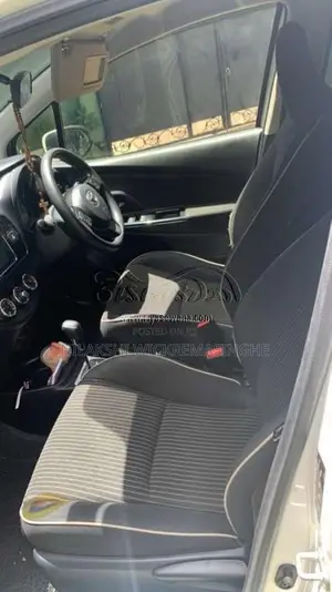 Toyota Vitz 2018 Car (Used)
