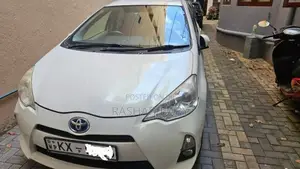 Toyota Aqua 2012 Car (Used)