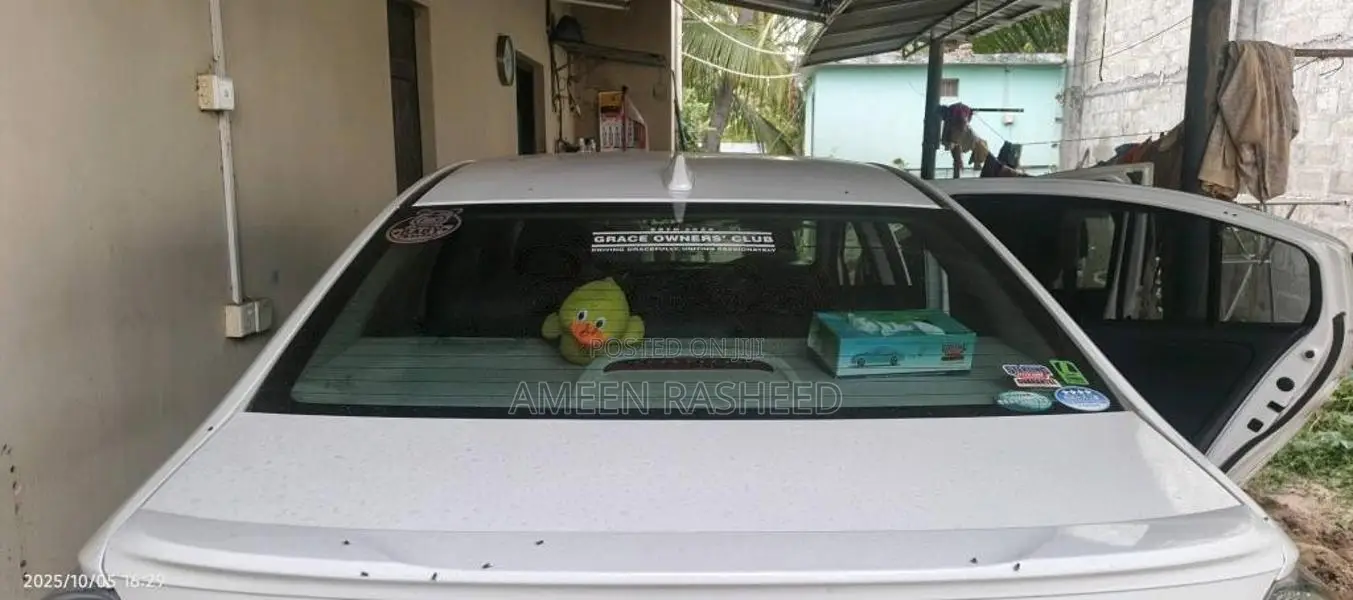 Honda Grace 2015 Car (Used)