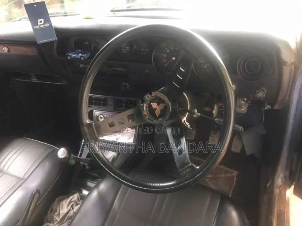 Mitsubishi Flat Light 1980 Car (Used)