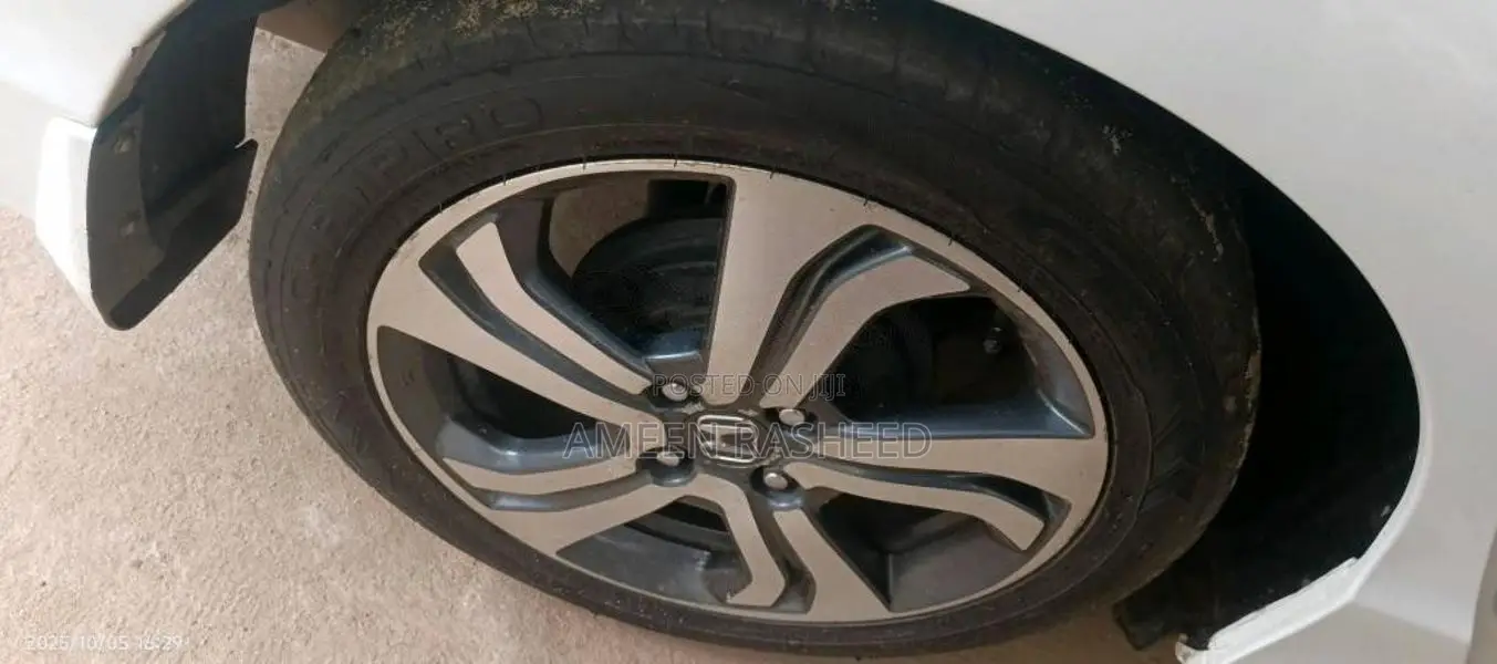 Honda Grace 2015 Car (Used)