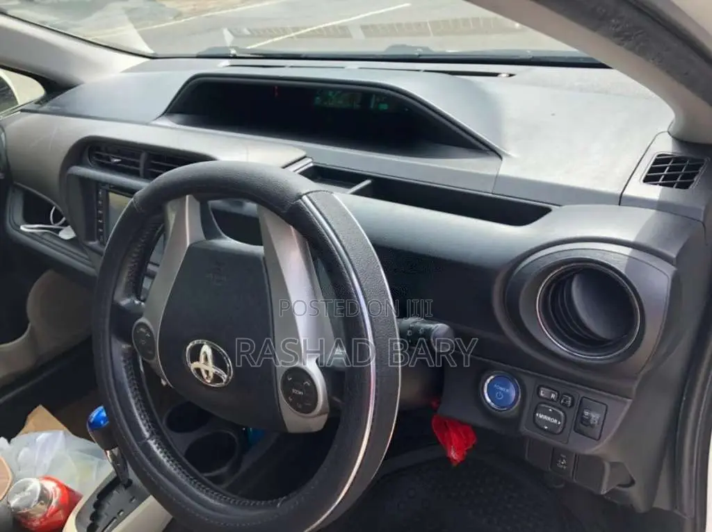 Toyota Aqua 2012 Car (Used)