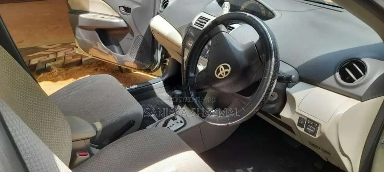 Toyota Belta 2010 Car (Used)