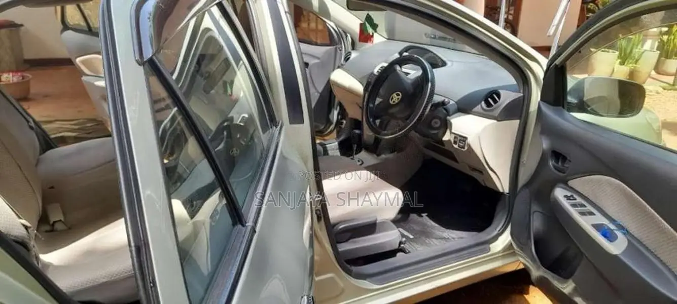 Toyota Belta 2010 Car (Used)