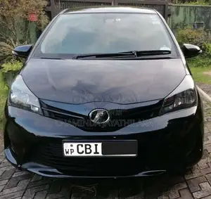 Toyota Vitz 2016 Car (Used)