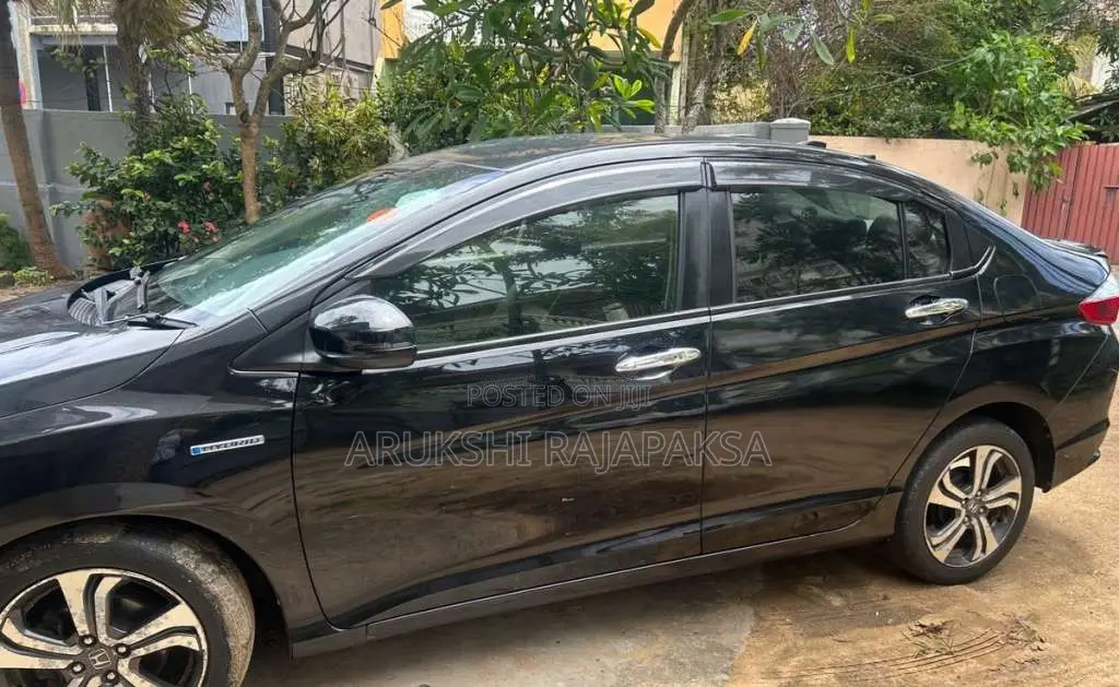 Honda Grace 2015 Car (Used)
