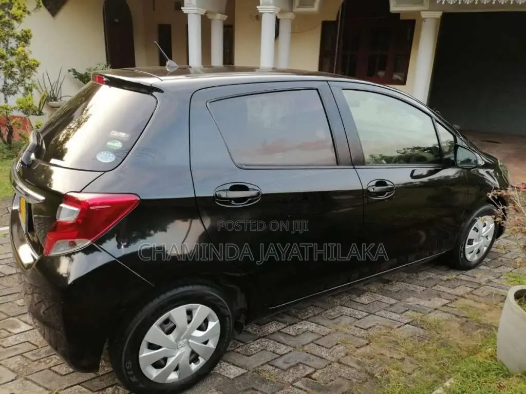 Toyota Vitz 2016 Car (Used)
