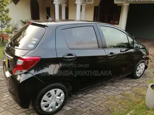Toyota Vitz 2016 Car (Used)