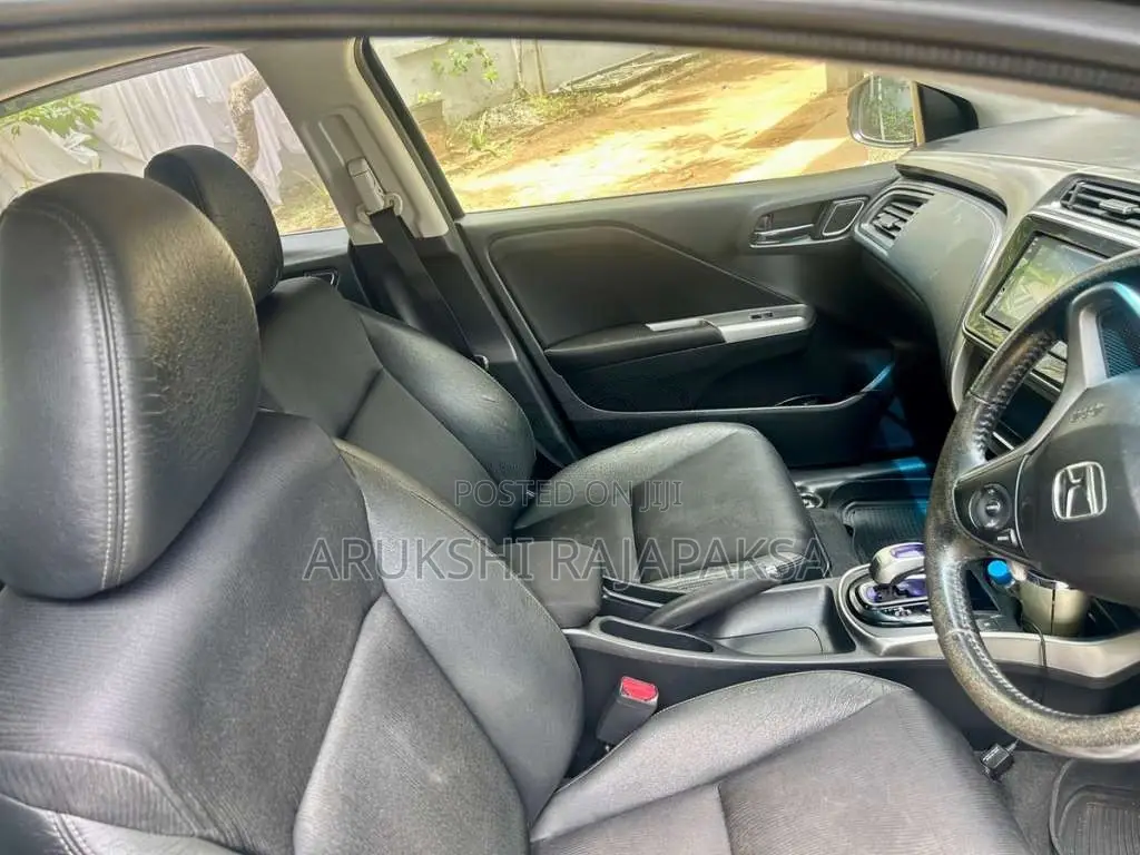 Honda Grace 2015 Car (Used)