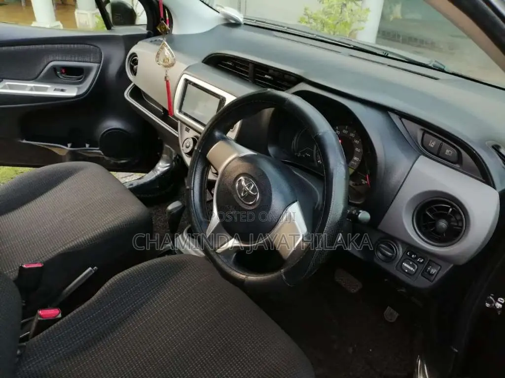 Toyota Vitz 2016 Car (Used)