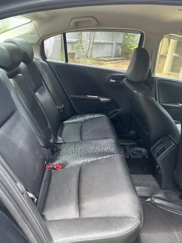 Honda Grace 2015 Car (Used)