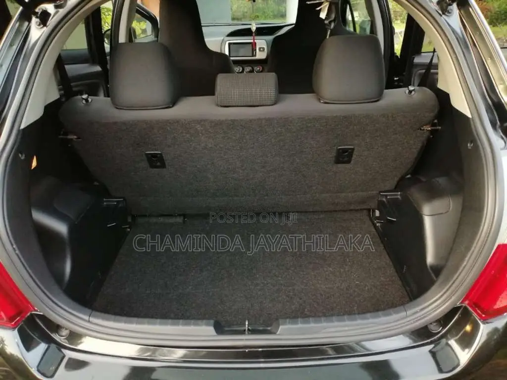 Toyota Vitz 2016 Car (Used)