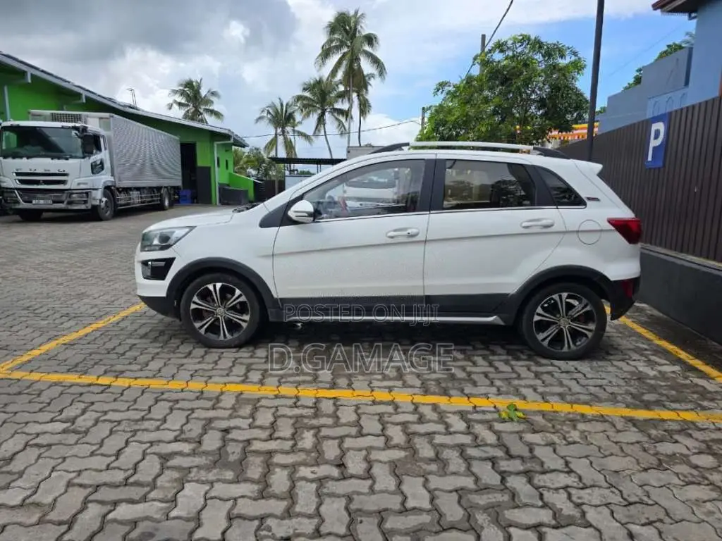 Micro BAIC X25 2017 Car (Used)