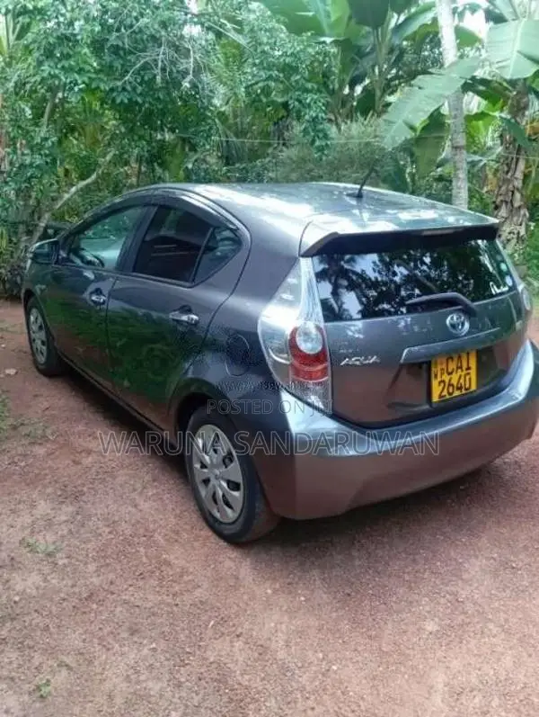 Toyota Aqua 2013 Car (Used)