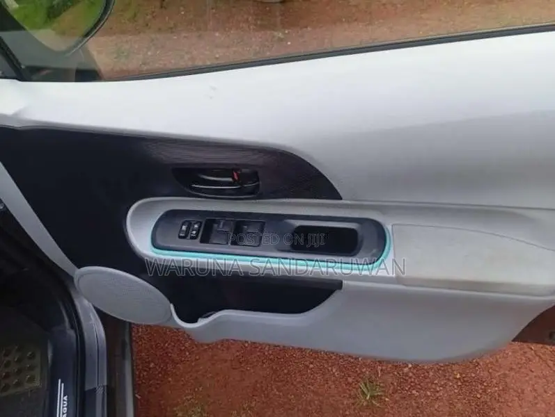 Toyota Aqua 2013 Car (Used)