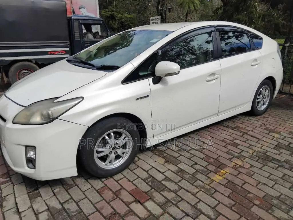 Toyota Prius 2011 Car (Used)