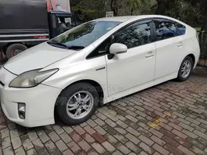 Toyota Prius 2011 Car (Used)