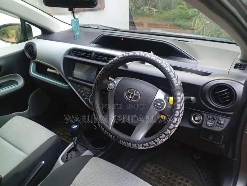 Toyota Aqua 2013 Car (Used)